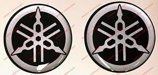 SUMA SHOP - 2 Motorcycle Stickers Compatible with Yamaha Logo Stickers Compatible 1 Pair of Resin Stickers 3D Effect Tank Helmet Diameter 3.5cm Black/Silver