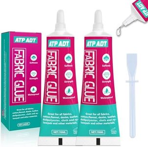 Colla tessuti 140 ml trasparente, permanente e lavabile. Adatta a cotone, flanella, denim, pelle, poliestere e riparazione bambole. Si asciuga in 24h ed è impermeabile