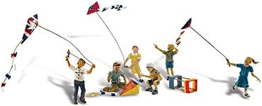 Windy Day Play (6 Figures Flying Kites) HO Scale Woodland Scenics