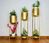 RARE EXPORTS Metal Living Room Planter Set, 3 Gold Modern Metal Floor Flower Stands Planter for Living Room Bedroom Display Plant Stand Tall Indoor Plant Stand with Planter Pot. SIZE (25X22X20 Inches )