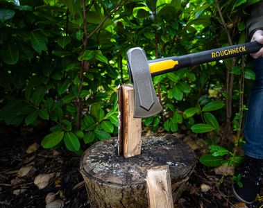 Roughneck Gorilla Splitting Maul 8lb – Heavy Duty Wood Axe