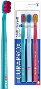 Curaprox Juego de Cepillos Dentales CS 5460 - Paquete de 3 Cepillos Dentales Manuales Ultra Suaves para Adultos 5460 con Cerdas CUREN Super Suaves - Turquesa, Azul Claro, Magenta