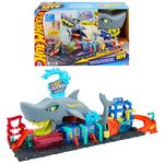 Hot Wheels Let's Race Netflix - City Toy Car Track Set, Ultra Shark Car Wash with 1:64 Scale Color Reveal Toy Car, Repeat Color-Change Feature, Storage, HTN82