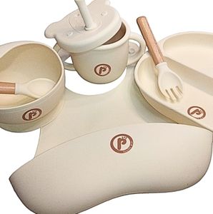 Popetes Kids - Vajilla Completa de Silicona para Bebé, Libres de BPA y Tóxicos | Set de Alimentación Infantil con Platos, Cubiertos, Babero y Vaso | Ideal para Regalo de Recién Nacido y Baby Shower