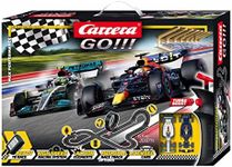 Carrera GO 20062548UK Max Performance - GO 2022 F1 Slot Racing Track With UK Plug, For Children From 6 Years And Adults,1:43 Scale, 6.3 Metres, With Lewis Hamilton, No44 & Max Verstappen, No1