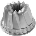 Nordic Ware Kugelhopf Pan, The Original Cast Aluminium, Official Bundt Tin with Traditional Pattern, Cake Mould Made in The USA, Colour: Silver, 10 Cup Capacity