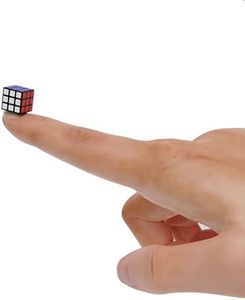 Mini Cubo de Velocidad, TaoLeLe 1cm 3x3 Speed Cube Tiny Magic Cube El Rompecabezas más Pequeño del Mundo Cubo de Rotación Suave Rompecabezas Juegos de Viaje