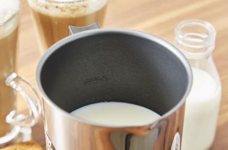 Swan Automatic Milk Frother – Black Electric Foam Maker