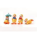 Kopida 4pcs/Set Mini Duck Figurine Umbrella Raincoat Cartoon Duck Yellow Ducklings for Farm Figurines Moss Landscape Garden Decor