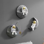 AWNR 3 Pcs Astronauts Wall Sculptur