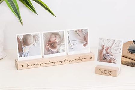 KUKO - Base de Fotos con Frase Personalizada, en Tamaño Grande Ideal para 3 Fotografías Estilo Polaroid, Marco de Fotos, Portaretrato de Sobremesa de Madera Personalizado, GRANDE (29 cm)