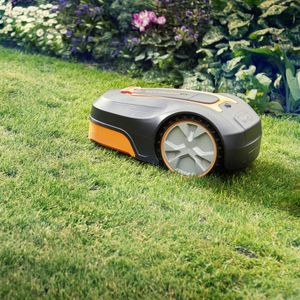 LawnMaster L10 Robotic Lawnmower – Auto Mower with Dock, 400m², 18cm Cut