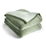 Silentnight Snugsie Giant Blanket - Fleece Throw Plush Blanket Super-Sized with Warm Sherpa Fleece Inside Reversible for Whole Family Sofa Couch Bed - 240 x 180cm – Green