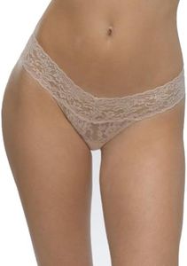 hanky panky, Signature Lace Low Rise Thong, Chai, One Size (2-12)