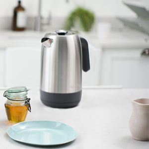 Breville Edge Electric Kettle 1.7L – Stainless Steel Fast Boil