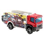 Hot Wheels Toy Truck & Car, Trackin' Trucks, 1:64 Scale Racing Rig & Car for On- & Off-Track Play (Styles May Vary)