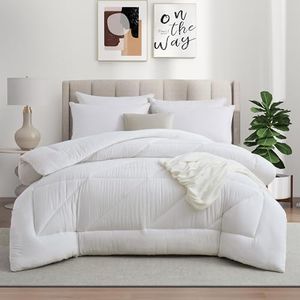 700GSM Microfiber Winter Doona Queen Size, Ultra Warm Thick Fluffy Quilt, Thermal Cold Weather Bedding, Diamond Stitched Breathable Polyester Quilt, Machine Washable (210x210cm)