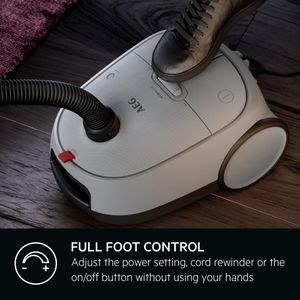 AEG 6000 Series Bagged Vacuum Cleaner – Powerful Suction