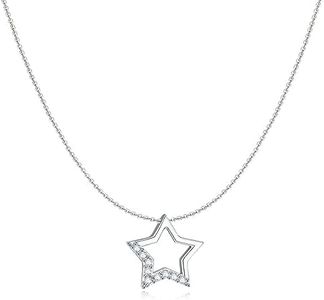 Collar de Plata de Primera Ley (S925) Estrella Cinco Puntas con Circonitas Brillantes en la Mitad de la Pieza. Colgante acabado en Plata o Baño Oro 18K. Regalo Cumpleaños. Joyas para mujer