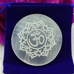 FENGSHUI AGATE Selenite Charging Plate Engraved Ohm Symbol 3 to 4 Inch Used for Reiki Healing, Meditation, Home Decore, Pooja, Menifest and Fengshui Crystal.