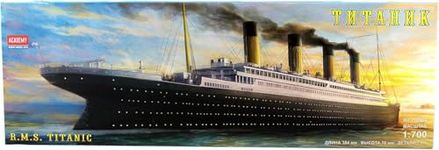 RMS Titanic British Passenger Liner - Plastic Ship Model Kits Scale 1:700 - Assembly Instructions in Russian Language