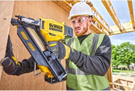 DEWALT 18V XR Framing Nailer – Cordless Nail Gun