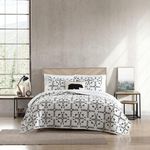 Eddie Bauer | Bedding Set-100 Light-Weight Quilt Bedspread, Pre-Washed for Extra Comfort, Cotton, Arrowhead Charcoal/Ivory, Queen