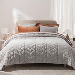 EVERGRACE 3 Pieces Luxurious Velvet King Quilts, Ultra Soft Lightweight Velvet Comforter Set, Matelasse Oversized Bedspread Coverlet for All Season with 2 Shams, Silver Gray, 108"x96"