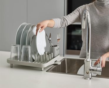 Joseph Joseph Duo Compact Dish Drying Rack – Grey with Utensil Pot & Spout