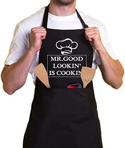 zcyhtqp Mr.Good Lookin' is Cookin',Funny Apron for Men with 2 pockets,One Size Fits All,Adjustable Chef Apron,Cooking Grilling BBQ Apron,Barbecue Party Gift,Dad Gifts, Gifts for Men，Gift For Chef, Black