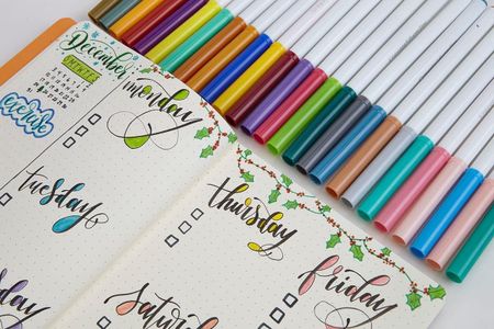 Crayola SuperTips Markers 24-Pack – Washable Fine Tip Art Set