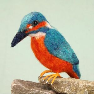 Wizardi Beginner Needle Felting Kit for Adults - Kingfisher. Bird Felting Kit 16cm Beak to Tail. Felting Tools. Wool Felting Supplies. Felt Crafts. Wool Felt. The Makerss