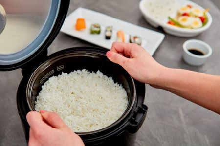 Yum Asia Kumo Rice Cooker, 5.5 Cup Capacity – Compact Electric