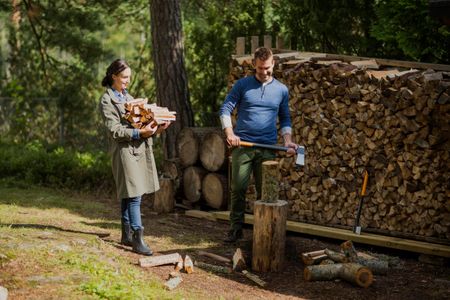 Fiskars X25 Splitting Axe 2.5kg – Heavy Duty Wood Chopper