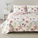 Great Bay Home Castaway Coastal Collection 3 Piece Quilt Set with Shams. Reversible Beach Theme Bedspread Coverlet. Machine Washable. (Twin, Multi)