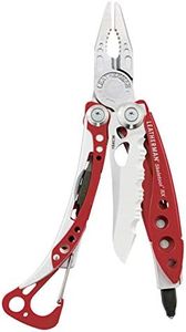 Leatherman Skeletool RX - Herramienta multiusos para primeros auxilios, con 7 herramientas esenciales incluyendo una hoja de navaja dentada de 154CM, hecha en EE.UU., rojo, funda de nylon
