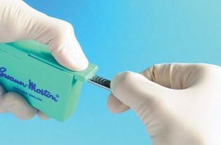 Swann Morton : Scalpel Blade Remover UNIT