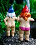 Garden Gnome 2Pcs Naughty Funny Gnome Statue Outdoor Lawn Resin Figurine Statue Garden Decoration for Lawn Yard Balcony Porch Patio Home Ornaments