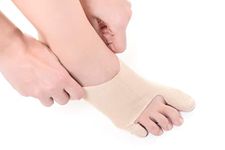 BunionETTE Bootie Tailors Bunion Corrector – Relief for Tailor’s Bunion. Protector Sleeve Insole in Shoes & Socks to Brace & Splint Pinky Toe for Men Women. Better Treatment than Tape as Straightener (Left, Medium)