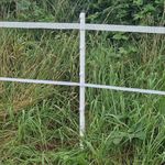 Electric Fence Post 105cm Electric Fencing Poly Stake Suitable for Wire Rope or Braid Weather Proof and UV Stable Plastic- White (20)