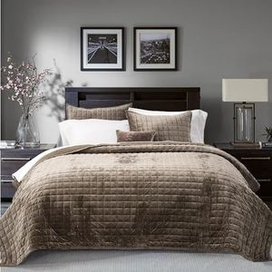 RECYCO Luxury Velvet Quilt Set, California King 118'' x 106'' Oversized Bedspread, Ultra Soft Velvet Comforter, Lightweight Box Stitch Bedding Sets for All Season, with 2 Shams, Mocha Brown
