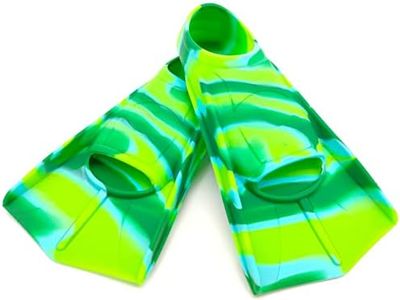 Fadgesy Swimming Training Fins,Comfortable Silicone Flippers for Swimming and Diving,Size Suitable Kids Girls Boys Adults (Medium, GreenGrassland),M ( US Kids 4-5.5 US Women 5-7 )