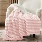 Bedsure Sherpa Blanket Twin Size for Couch - Super Soft Cozy Blanket for Bed, Fleece Thick Warm Blanket for Winter, Plush Pink Blanket Gift for Women, 60x80 Inches