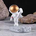 SATYAM KRAFT 1 Piece Astronaut Figurine Cute Showpiece Statue for Home Decor, Car Dashboard, Kids Birthday, Office, Living Room, Gifting for New Year Decorations.(Pack of 1) (Model 3)