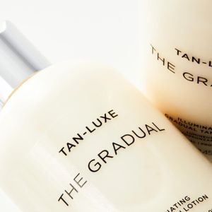 TAN-LUXE Gradual Self Tan Lotion 250ml – Hydrating Tanning Moisturizer