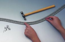 Hornby R621 OO Gauge 970mm Flexible Track - Extra Track Pieces for Model Railway Sets, Model Train Track Pieces - Scale 1:76, Nylon/a