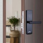 Godrej Smart Lock I Catus Connect I Digital Lock for Wooden Door | 5 in 1 Access I WiFi I Fingerprint I RFID Card I PIN Access I Mechanical Key I 3 Strong Locking Dead Bolts I Black I 3 Yrs Warranty