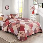 Qucover Quilted Bedspread King Size, Multicolour Print Red Pink Beige Patchwork Quilt with 2 Pillow Shams, Lightweight Soft Microfiber Floral Reversible Coverlet Set for All Seasons