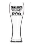 Onebttl Dad Beer Glass, Presents for Dad on Birthday, Father's Day, Christmas from Daughter, Son, Dad Gifts 450 ml Pint Glass, Beer Mug - Bonus Dad, Thanks for Putting up with My mom