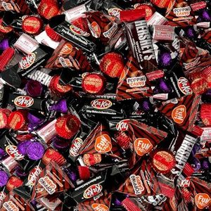 Halloween Candy Assortment - HERSHEY'Snuggets, KITKATbars, REESEScups, Chocolate Popping Candy, Bulk Variety Pack 3 Pounds